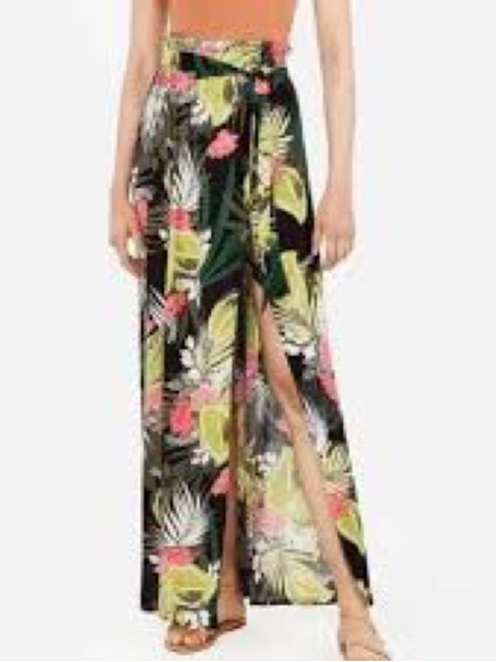 Express Black Maxi Skirt with Tropical Print and Side Slit

Will fit XS/S